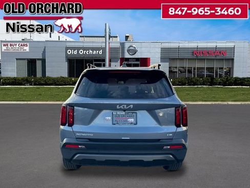 Used 2023 Kia Sorento S AWD/4WD image 7