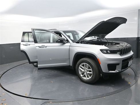 New 2025 Jeep Grand Cherokee L Laredo image 25