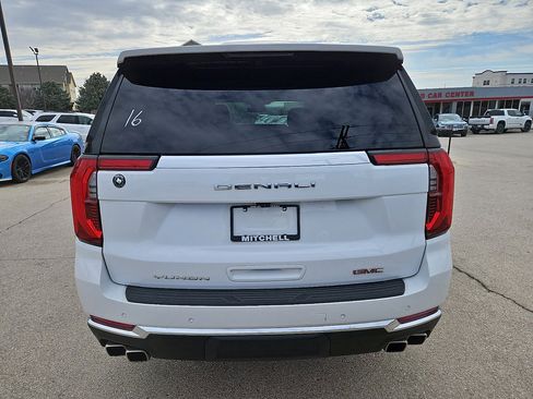 Used 2025 GMC Yukon Denali image 4