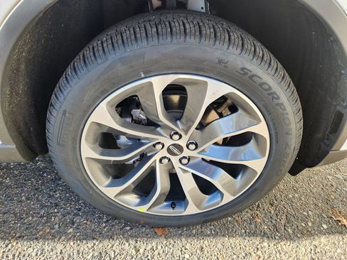 New 2026 Lincoln Aviator Reserve w/ Luxury Package image 18