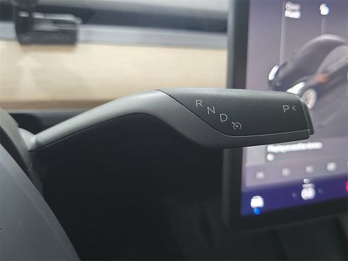 Used 2023 Tesla Model 3 Standard Range image 24