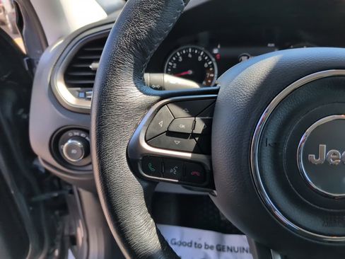 Used 2022 Jeep Renegade Latitude w/ Convenience Group AWD/4WD image 18