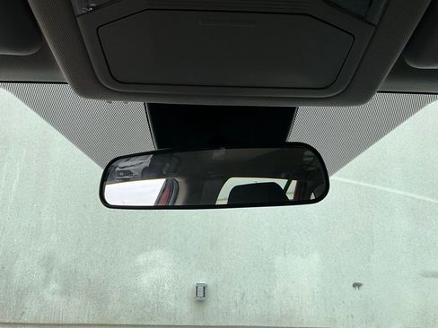 Used 2020 Toyota RAV4 LE image 16