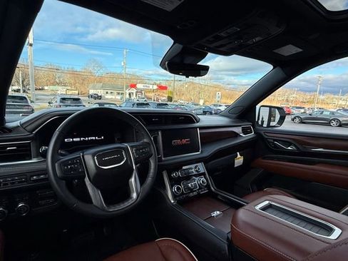 Used 2023 GMC Yukon Denali Ultimate AWD/4WD image 23