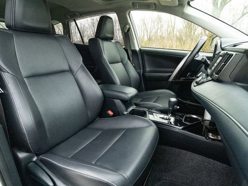 Used 2018 Toyota RAV4 Limited w/ Carpet Mat Package image 23