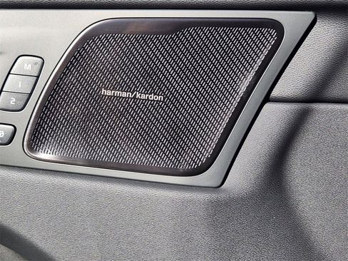 New 2026 Volvo XC60 B5 Plus w/ Climate Package image 5