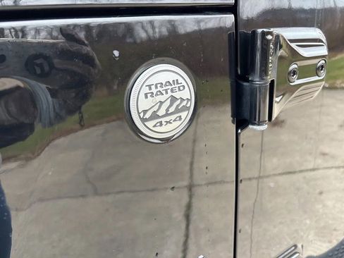 Used 2021 Jeep Wrangler Unlimited Sahara image 10