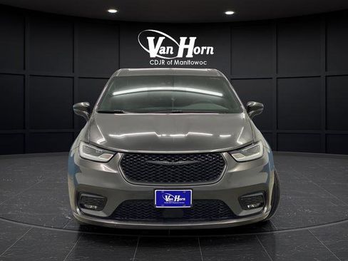 Used 2022 Chrysler Pacifica Touring-L w/ S Appearance Package image 10