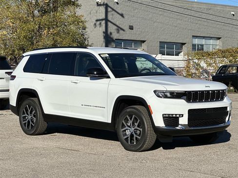 New 2025 Jeep Grand Cherokee L Limited image 1