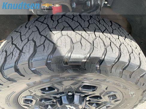 Used 2024 Chevrolet Silverado 2500 LTZ w/ LTZ Plus Package image 9