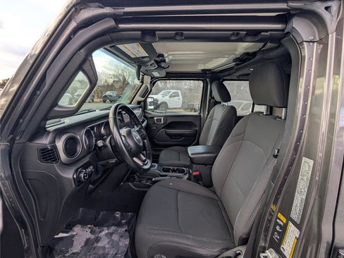 Used 2021 Jeep Gladiator Willys image 11