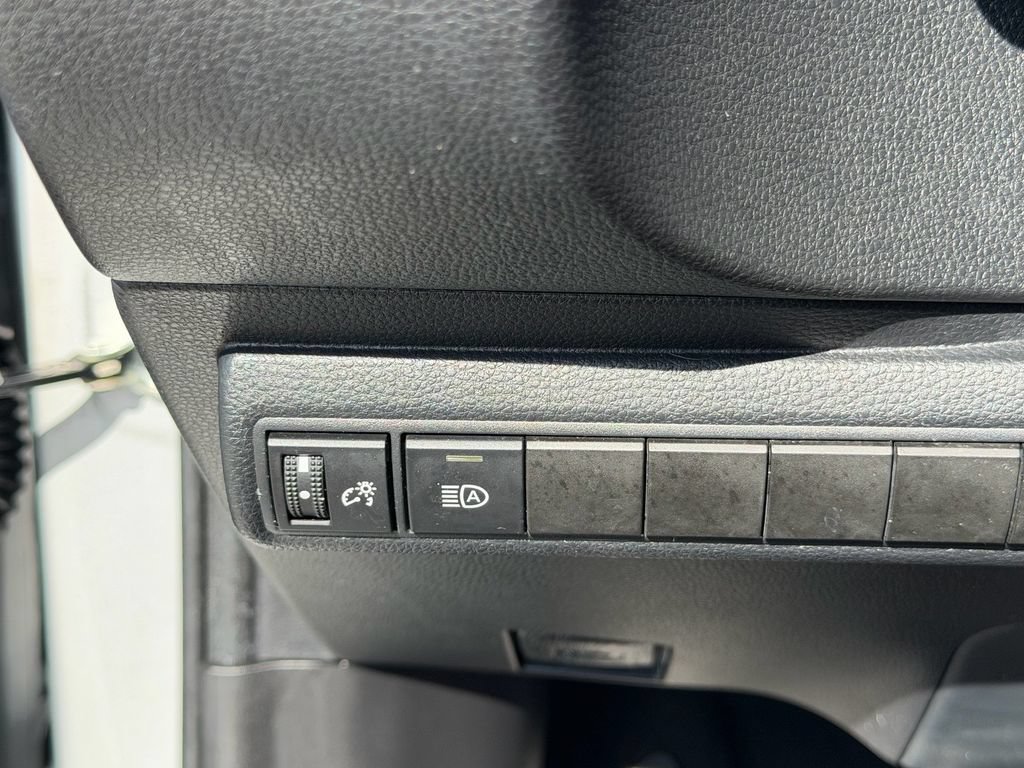 Used 2021 Toyota Corolla LE FWD image 24