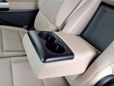Certified 2022 Ford Explorer Limited image 12
