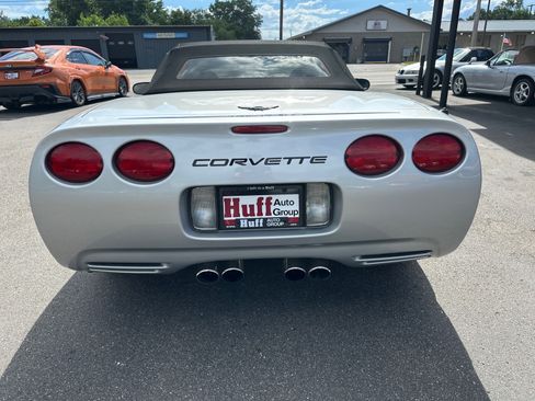 Used 1998 Chevrolet Corvette Convertible w/ Performance Handling Pkg RWD image 7