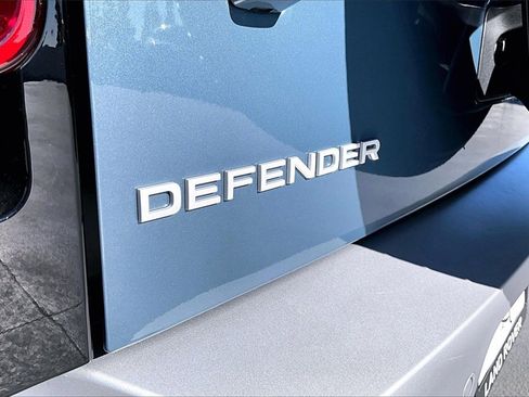 New 2025 Land Rover Defender 110 S image 9