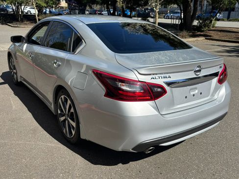 Used 2017 Nissan Altima 2.5 SR image 4