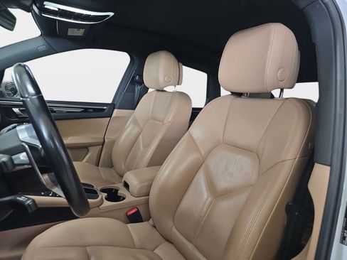 Used 2021 Porsche Macan S image 17