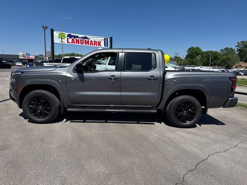 Used 2023 Nissan Frontier SV w/ Midnight Edition Package AWD/4WD image 3