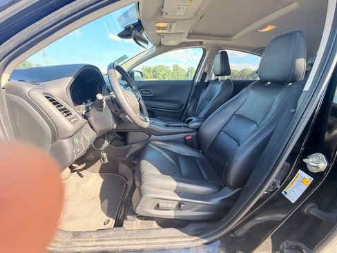 Used 2019 Honda HR-V Touring image 9