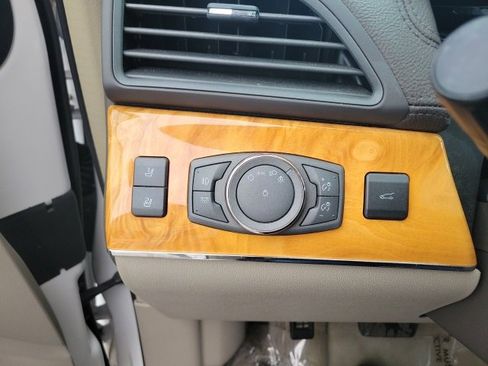 Used 2014 Lincoln MKX AWD w/ Olive Ash Wood Package image 38