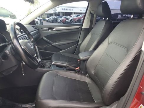 Used 2017 Volkswagen Passat 1.8T R-Line image 15