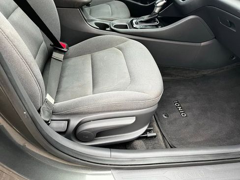 Used 2022 Hyundai Ioniq SEL image 42