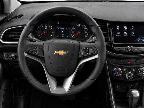 Used 2019 Chevrolet Trax LT w/ LT Convenience Package FWD image 11
