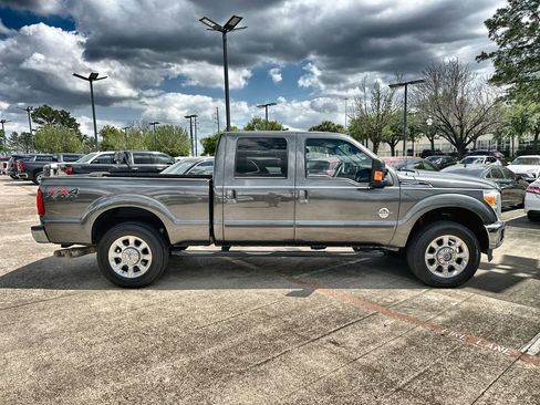 Used 2016 Ford F250 Lariat w/ Lariat Interior Package image 10