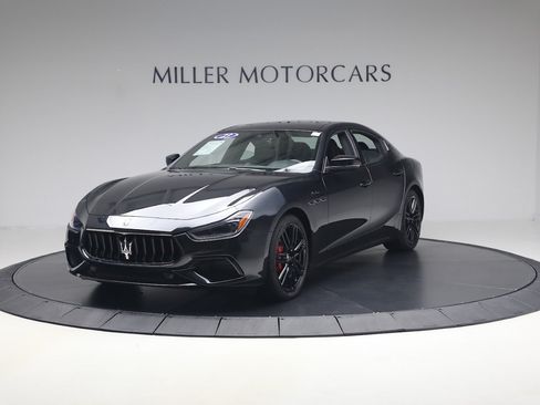 Certified 2023 Maserati Ghibli Modena Q4 AWD/4WD image 2