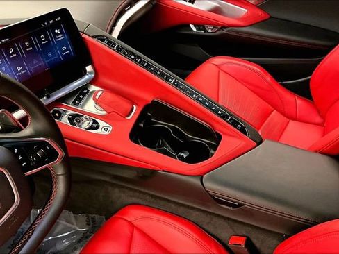 Used 2024 Chevrolet Corvette Stingray Preferred Cpe w/ Z51 Performance Package RWD image 17