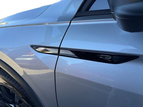 Used 2023 Volkswagen Tiguan SE R-Line image 11