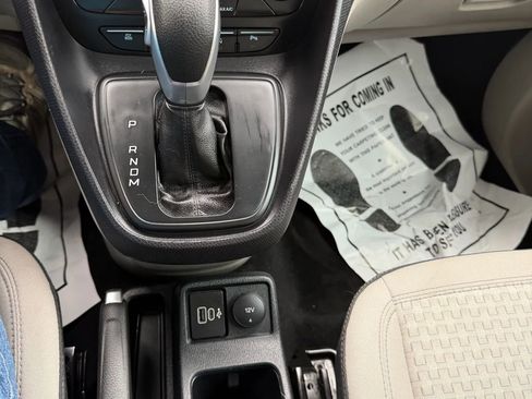 Used 2022 Ford Transit Connect XLT FWD image 11