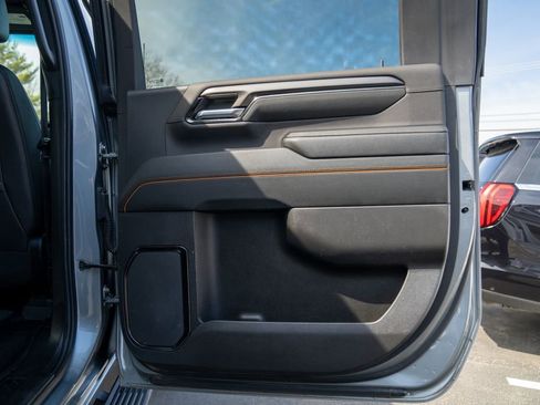 Used 2024 GMC Sierra 2500 AT4 w/ AT4 Preferred Package image 15