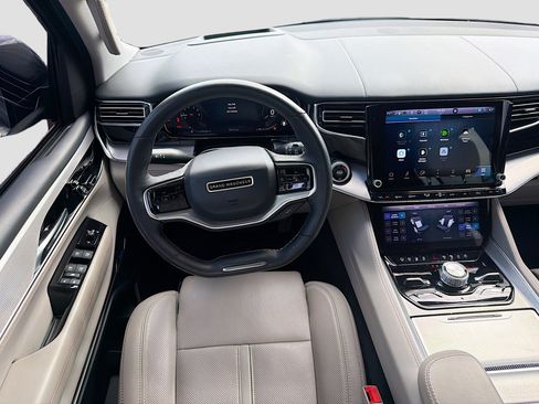 Used 2022 Jeep Grand Wagoneer Series I w/ Flexible Seating Group image 18