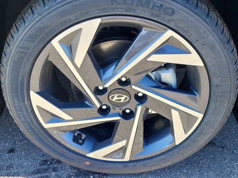 Certified 2024 Hyundai Elantra SEL w/ Convenience Package FWD image 24