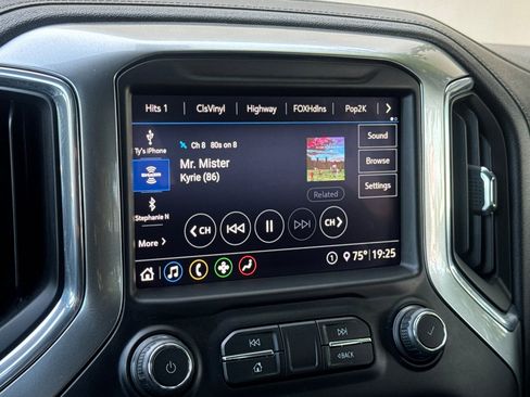 Used 2020 Chevrolet Silverado 1500 RST AWD/4WD image 17