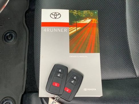 New 2026 Toyota 4Runner Limited AWD/4WD image 9