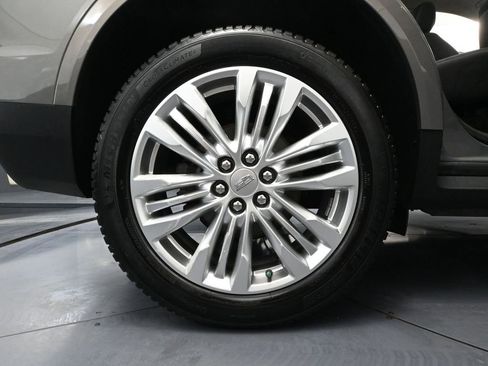 Used 2018 Cadillac XT5 Premium Luxury image 15