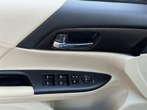 Used 2013 Honda Accord EX image 16