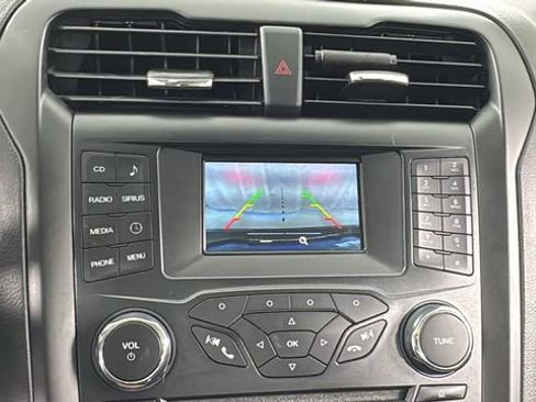 Used 2018 Ford Fusion SE w/ Equipment Group 601A image 24