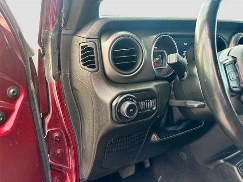 Used 2021 Jeep Wrangler Unlimited Sport image 11