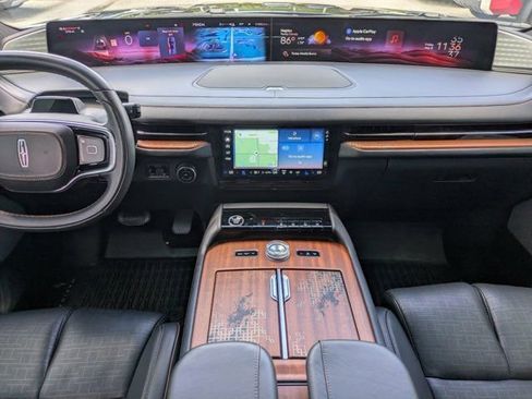 Used 2025 Lincoln Navigator Black Label AWD/4WD image 15