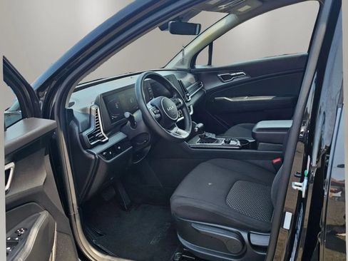 Used 2024 Kia Sportage LX FWD image 6