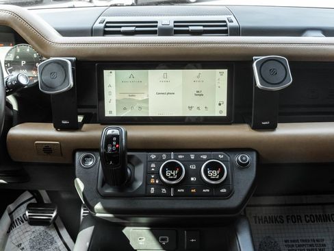 Used 2023 Land Rover Defender 90 X-Dynamic SE AWD/4WD image 15