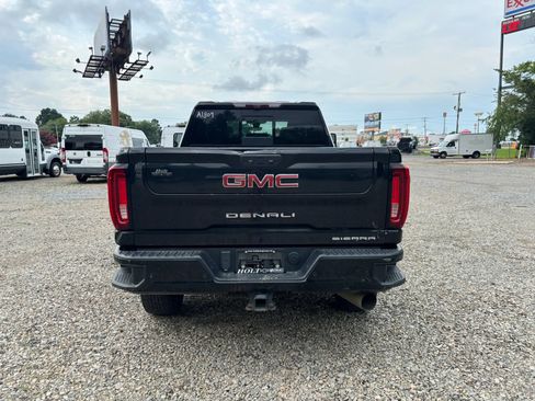 Used 2022 GMC Sierra 3500 Denali w/ Denali Black Diamond Edition AWD/4WD image 4