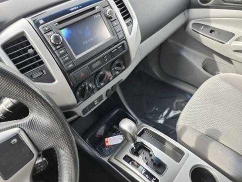 Used 2013 Toyota Tacoma PreRunner w/ SR5 Pkg image 25