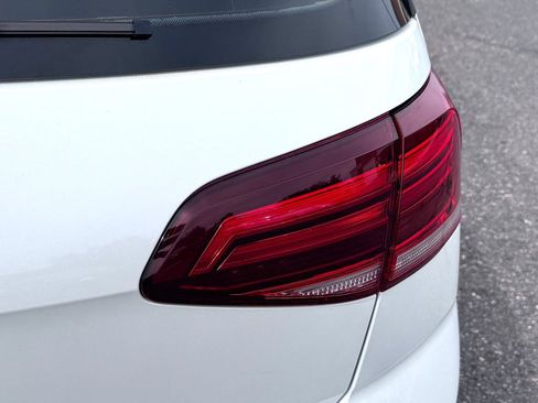 Used 2019 Volkswagen Golf R 4-Door AWD/4WD image 8