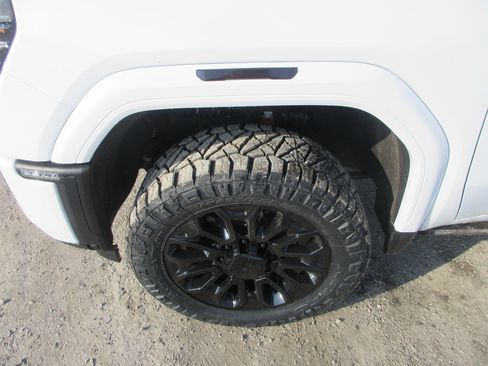 New 2026 GMC Sierra 2500 Denali Ultimate image 13