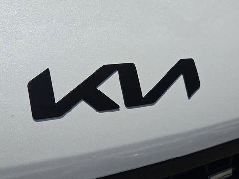 New 2026 Kia Carnival SX w/ SX Dark Edition Package image 4