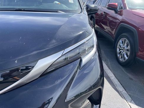 Used 2021 Toyota Sienna XSE image 9